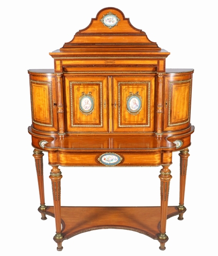 Timed Auction - FINE ART, ANTIQUE FURNITURE AND PRIVATE COLLECTIONS